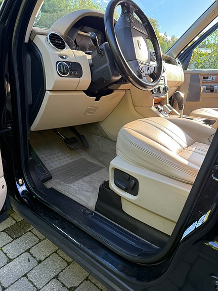 Land Rover Discovery 10 of 16