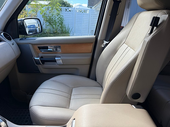 Land Rover Discovery 15 of 16