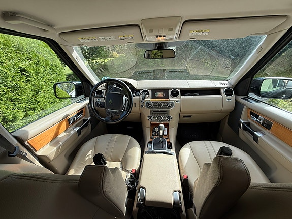 Land Rover Discovery 8 of 16