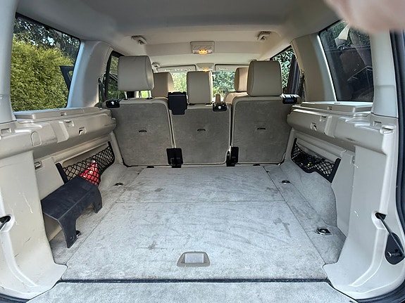 Land Rover Discovery 12 of 16