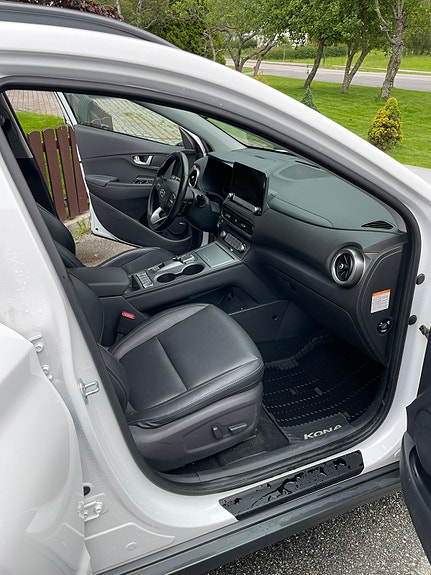 Hyundai Kona 2 of 5