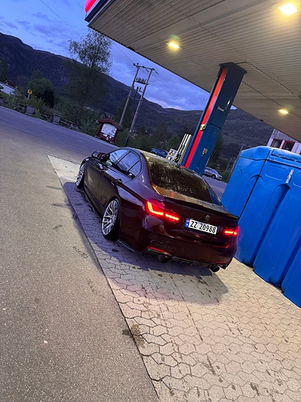 BMW 328i 5 of 6