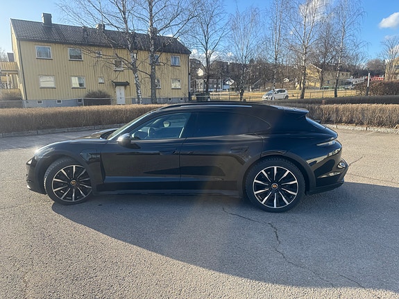 Porsche Taycan 7 of 23