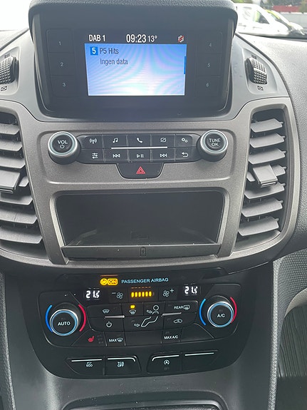 Ford Transit Connect 12 of 17