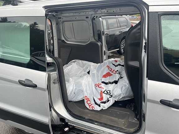 Ford Transit Connect 17 of 17