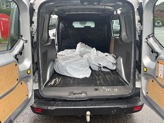 Ford Transit Connect 16 of 17