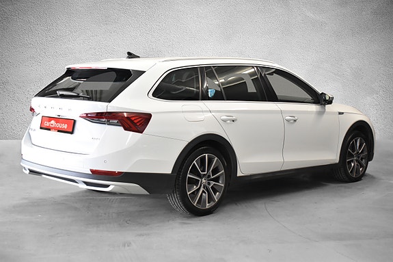 Skoda Octavia Scout 7 of 30