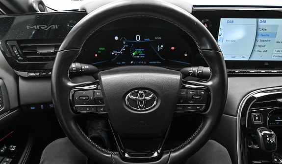 Toyota Mirai 27 of 30