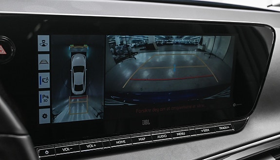 Toyota Mirai 24 of 30