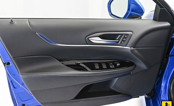 Toyota Mirai 7 of 30