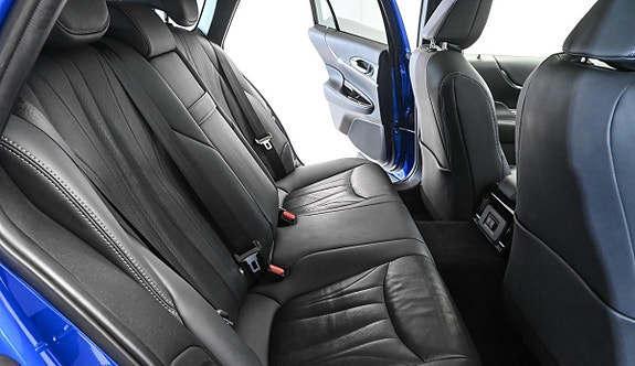 Toyota Mirai 17 of 30