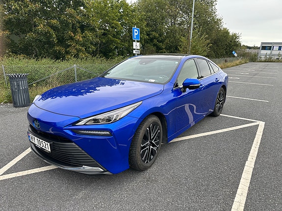 Toyota Mirai 2 of 30