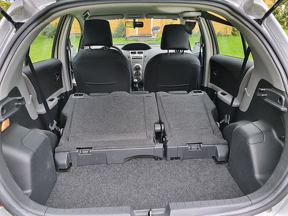 Toyota Yaris 6 of 16