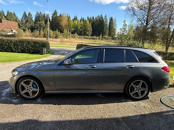 Mercedes-Benz C350 3 of 30