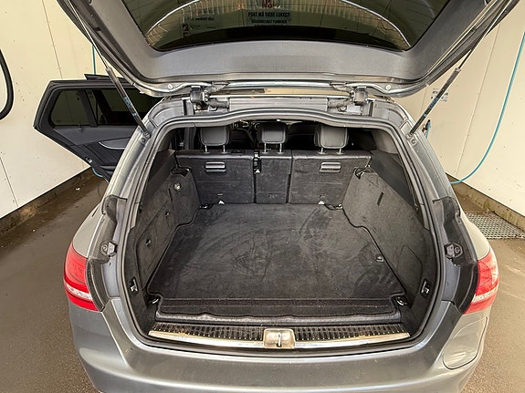 Mercedes-Benz C350 17 of 30