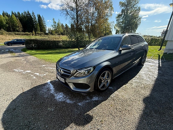 Mercedes-Benz C350 2 of 30