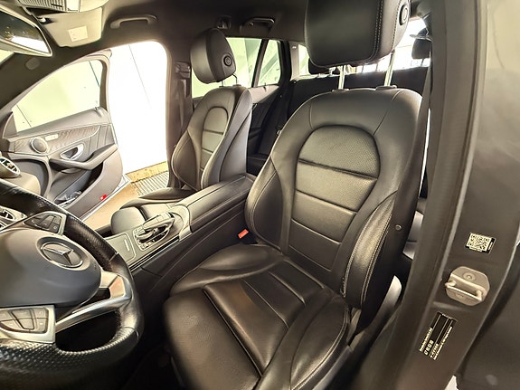 Mercedes-Benz C350 10 of 30