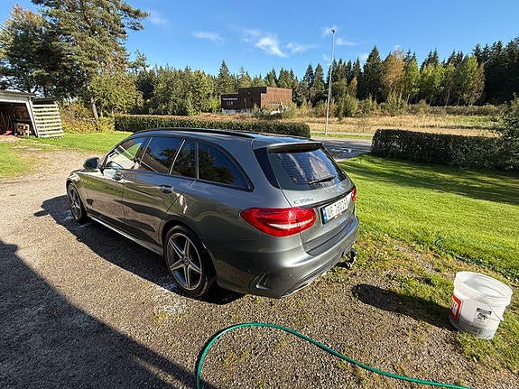 Mercedes-Benz C350 4 of 30