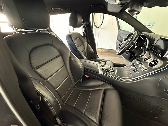 Mercedes-Benz C350 12 of 30