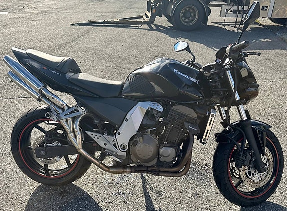 Kawasaki Z 750 2 of 10