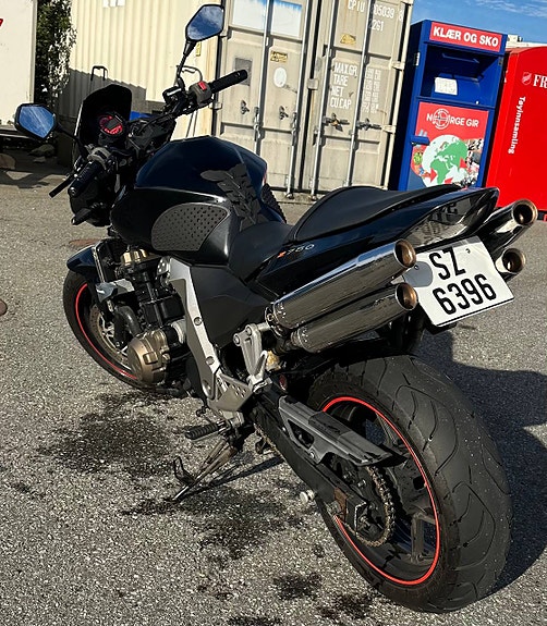 Kawasaki Z 750 5 of 10