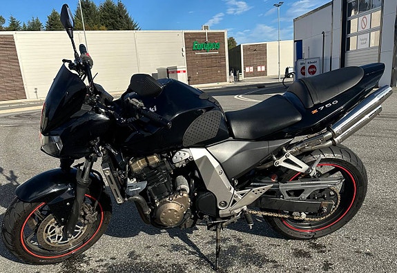 Kawasaki Z 750 4 of 10