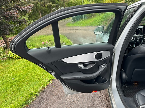 Mercedes-Benz C-Klasse 10 of 16