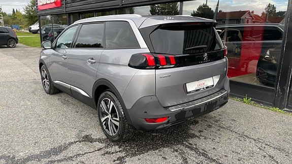 Peugeot 5008 5 of 5