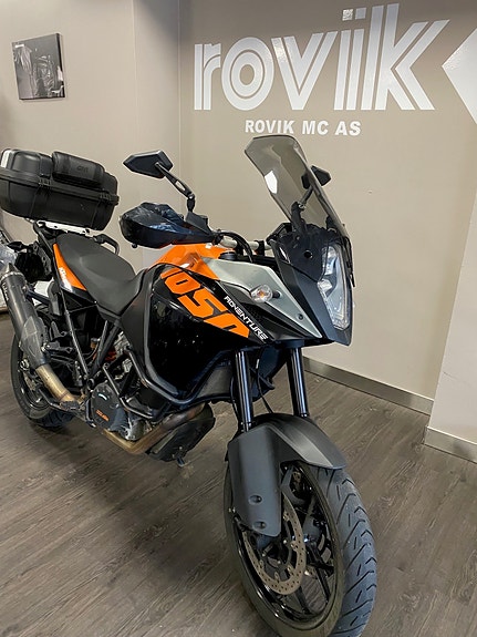 KTM 1050 ADVENTURE 2 of 5