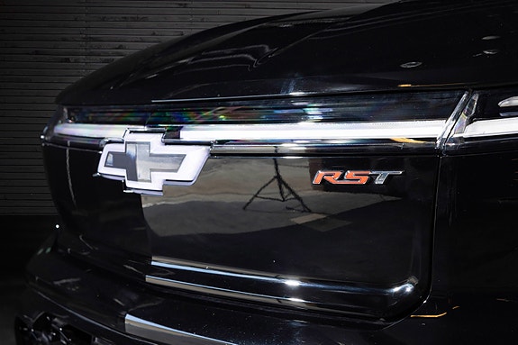 Chevrolet Silverado EV 3 of 30