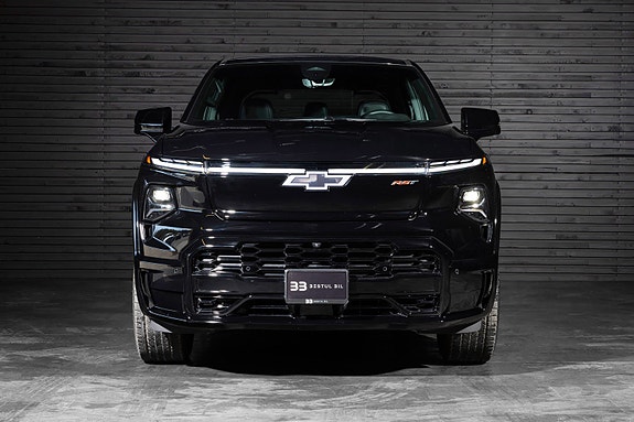 Chevrolet Silverado EV 4 of 30