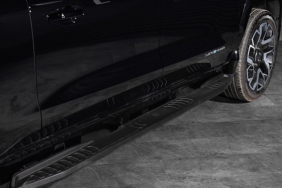 Chevrolet Silverado EV 13 of 30