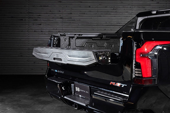 Chevrolet Silverado EV 8 of 30