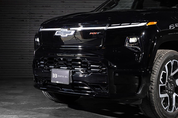Chevrolet Silverado EV 2 of 30