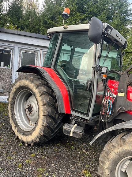 Massey Ferguson 4255 m/bunn og buk 1999, kr 275 000,-
