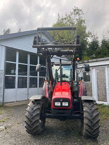 Massey Ferguson 4255 m/bunn og buk 1999, kr 275 000,-