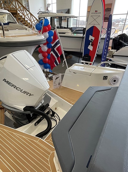 Nimbus T8 2026 - Vi har båt på lager for rask levering. Ta kontakt for tilbud ! 5 of 5