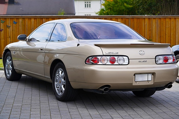 Lexus SC430 3 of 5