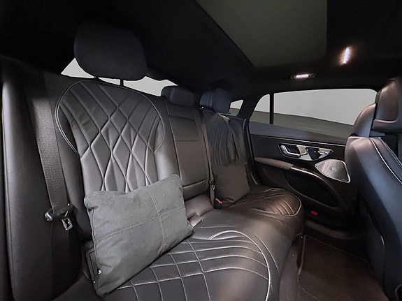 Mercedes-Benz EQS580 23 of 25