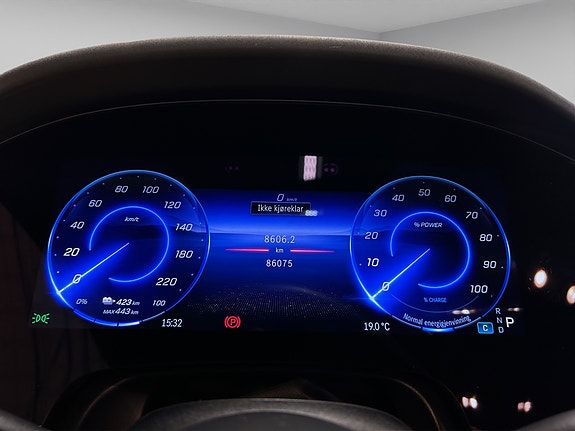 Mercedes-Benz EQS580 12 of 25