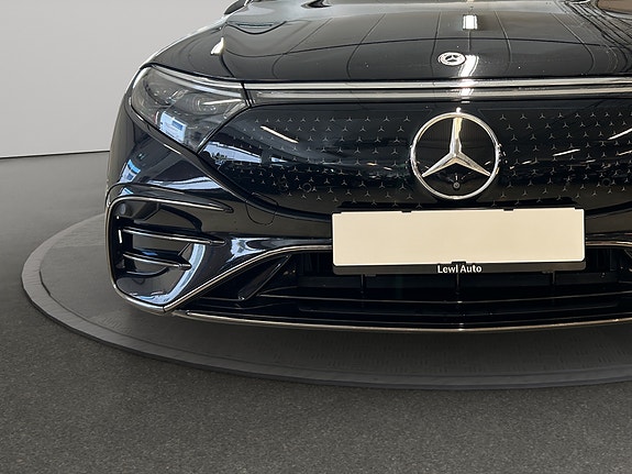 Mercedes-Benz EQS580 4 of 25