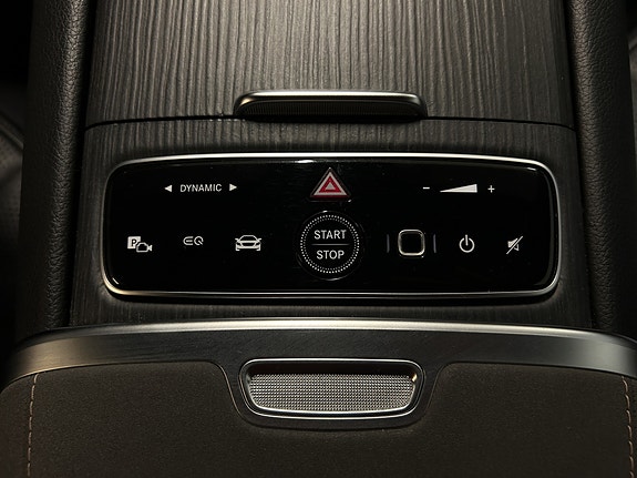 Mercedes-Benz EQS580 18 of 25