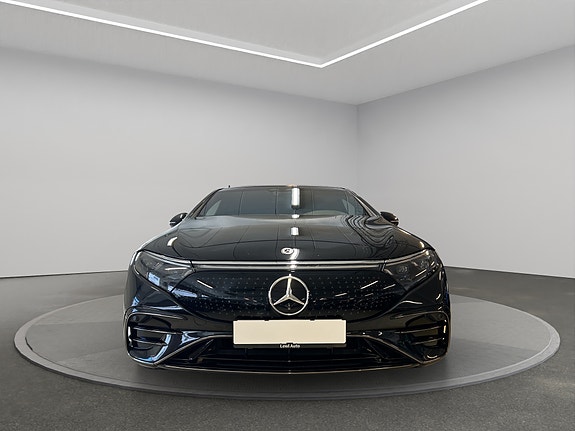 Mercedes-Benz EQS580 2 of 25