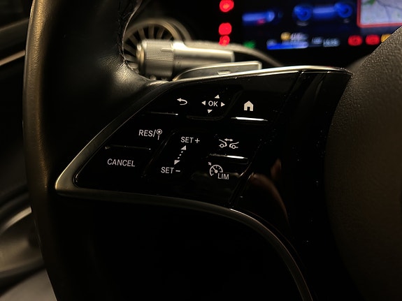Mercedes-Benz EQS580 19 of 25
