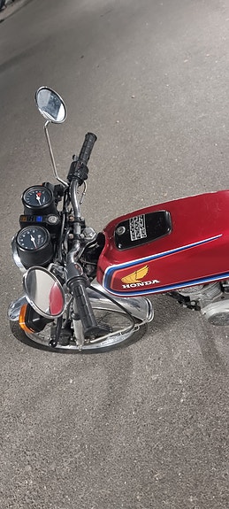 Honda CB 100 6 of 18