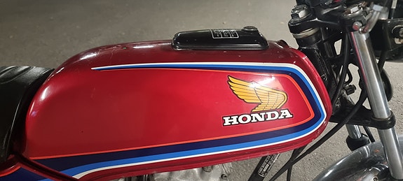 Honda CB 100 18 of 18