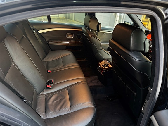 BMW 730d 9 of 11