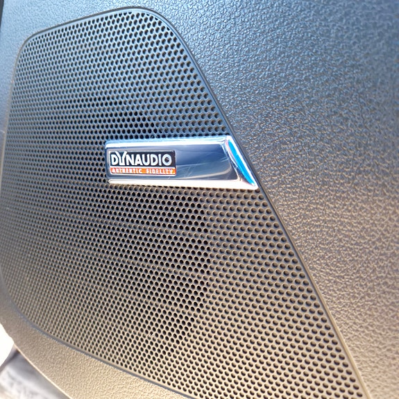 Volkswagen Tiguan 16 of 25