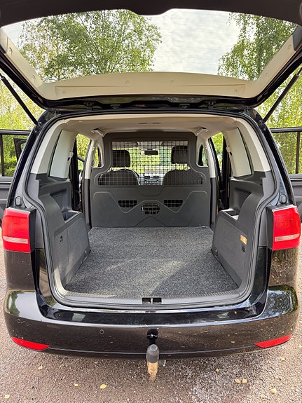 Volkswagen Touran 16 of 23