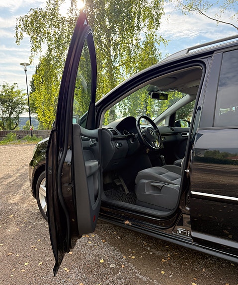 Volkswagen Touran 10 of 23